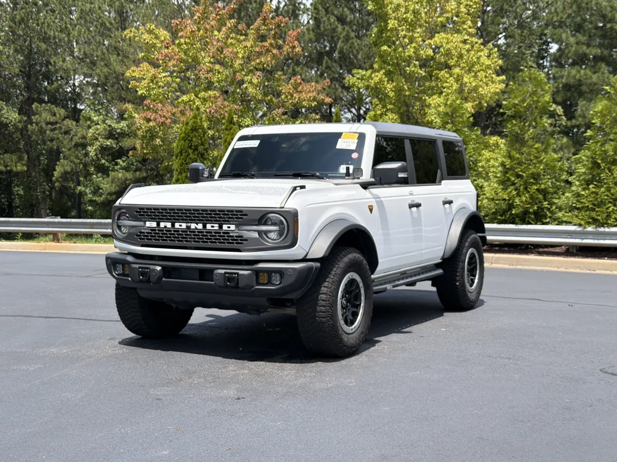 2023 Ford Bronco Badlands thumbnail 11