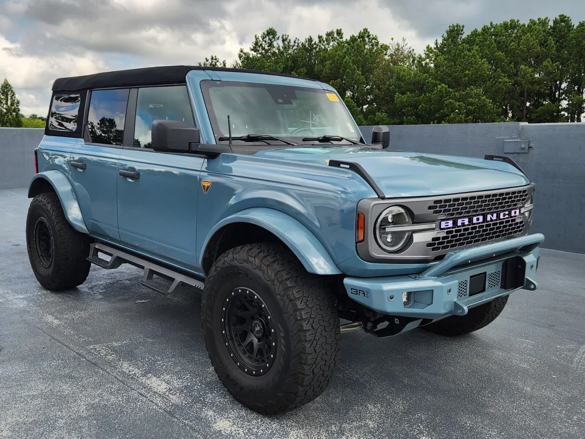 2023 Ford Bronco Badlands thumbnail 8