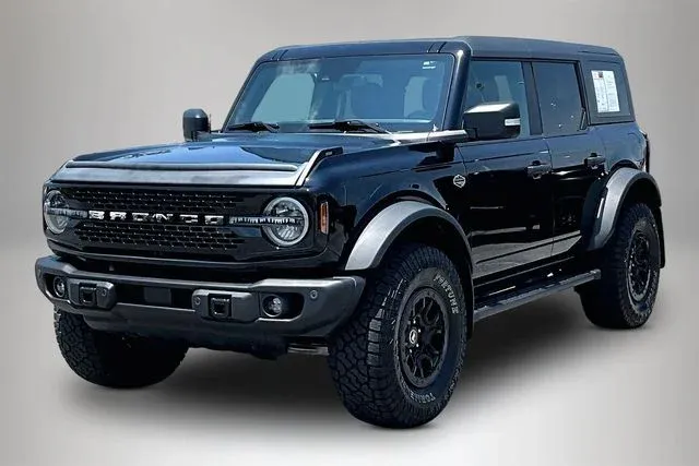 2023 Ford Bronco Wildtrak thumbnail 2