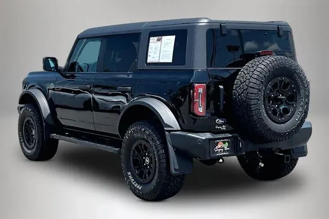 2023 Ford Bronco Wildtrak thumbnail 4