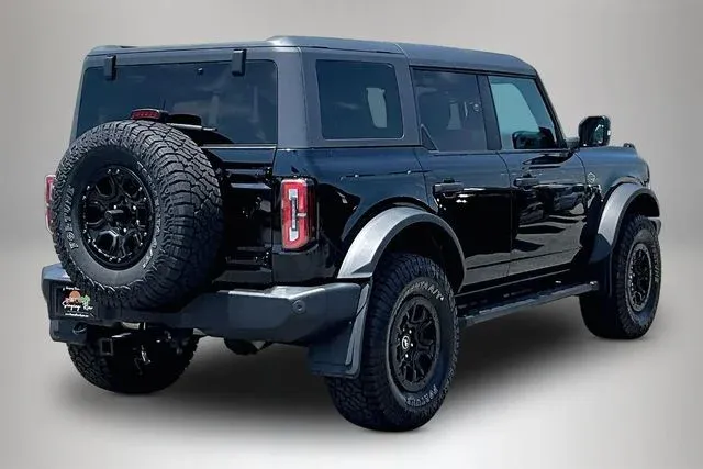 2023 Ford Bronco Wildtrak thumbnail 5
