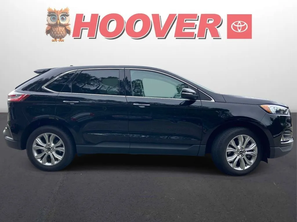 2023 Ford Edge Titanium thumbnail 2
