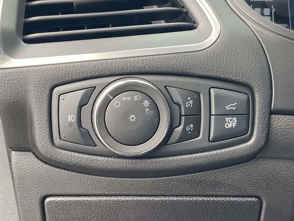 2023 Ford Edge Titanium thumbnail 25