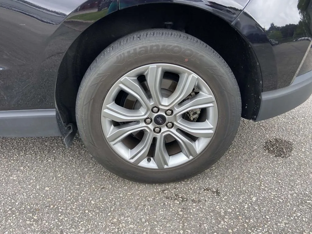 2023 Ford Edge Titanium thumbnail 8