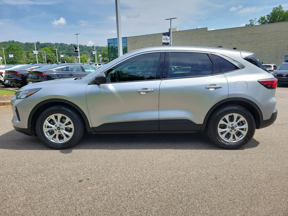 2023 Ford Escape Active thumbnail 2