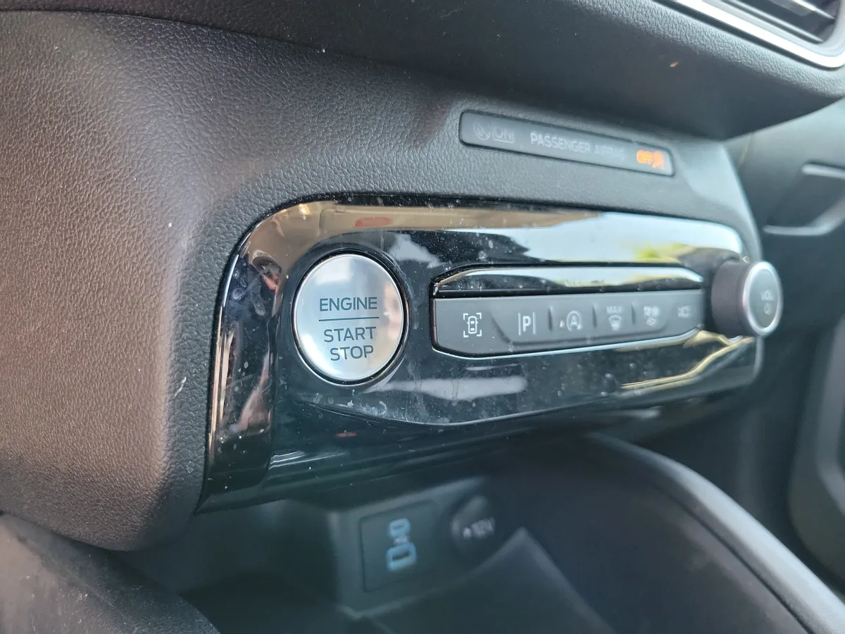 2023 Ford Escape Platinum thumbnail 14