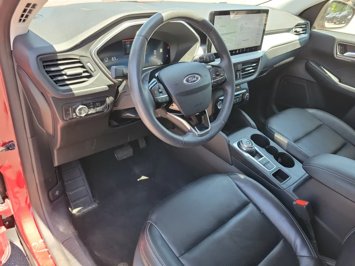 2023 Ford Escape Platinum thumbnail 4