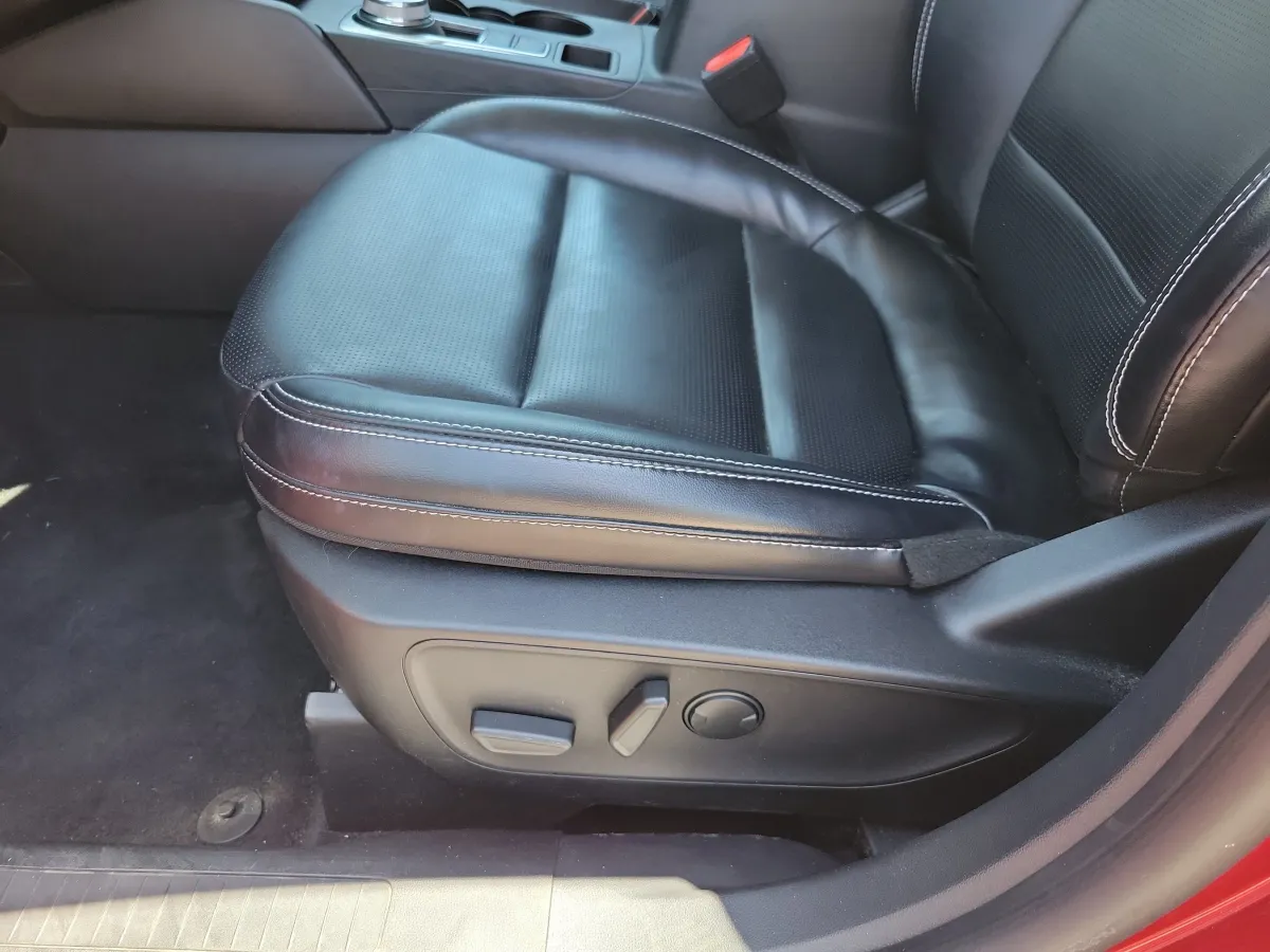 2023 Ford Escape Platinum thumbnail 6