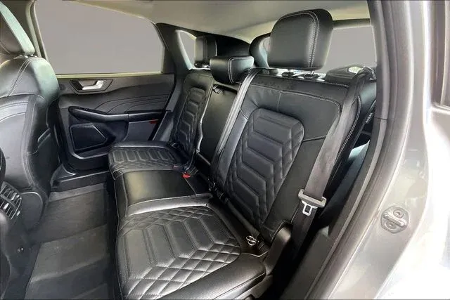 2023 Ford Escape Platinum thumbnail 19