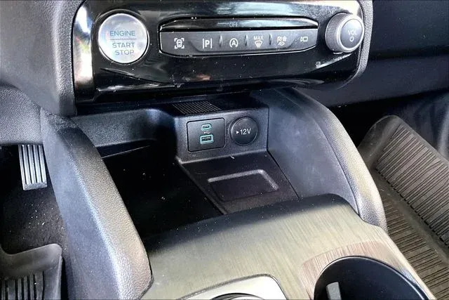 2023 Ford Escape Platinum thumbnail 24
