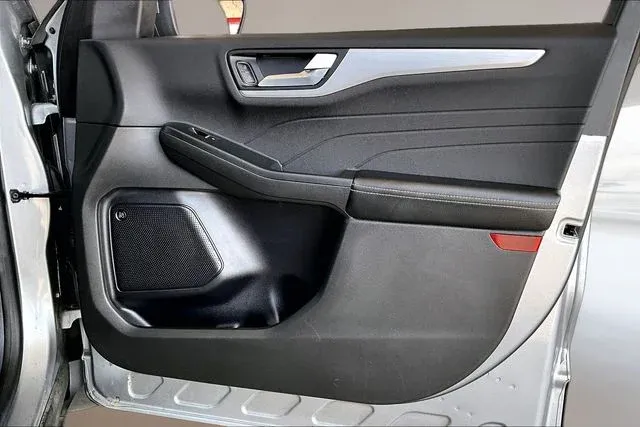 2023 Ford Escape Platinum thumbnail 25