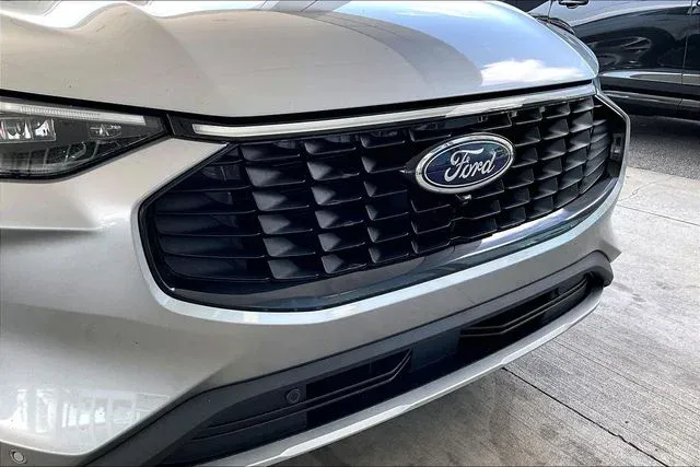 2023 Ford Escape Platinum thumbnail 27