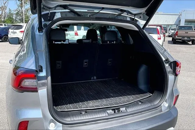 2023 Ford Escape Platinum thumbnail 29