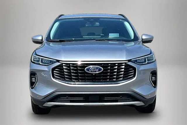 2023 Ford Escape Platinum thumbnail 3