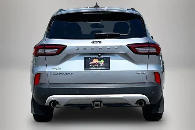 2023 Ford Escape Platinum thumbnail 6