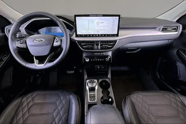 2023 Ford Escape Platinum thumbnail 7