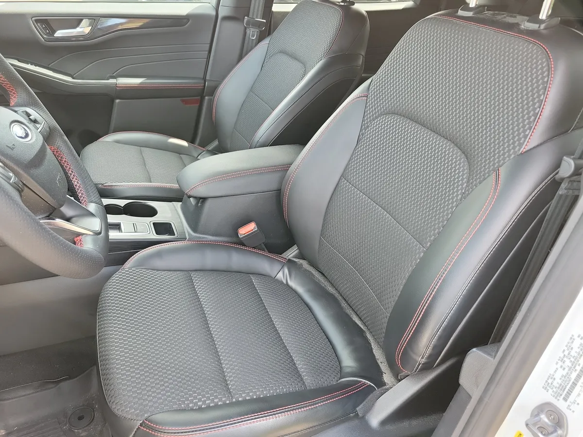 2023 Ford Escape ST-Line thumbnail 11