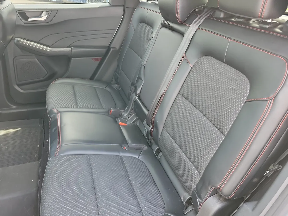 2023 Ford Escape ST-Line thumbnail 14