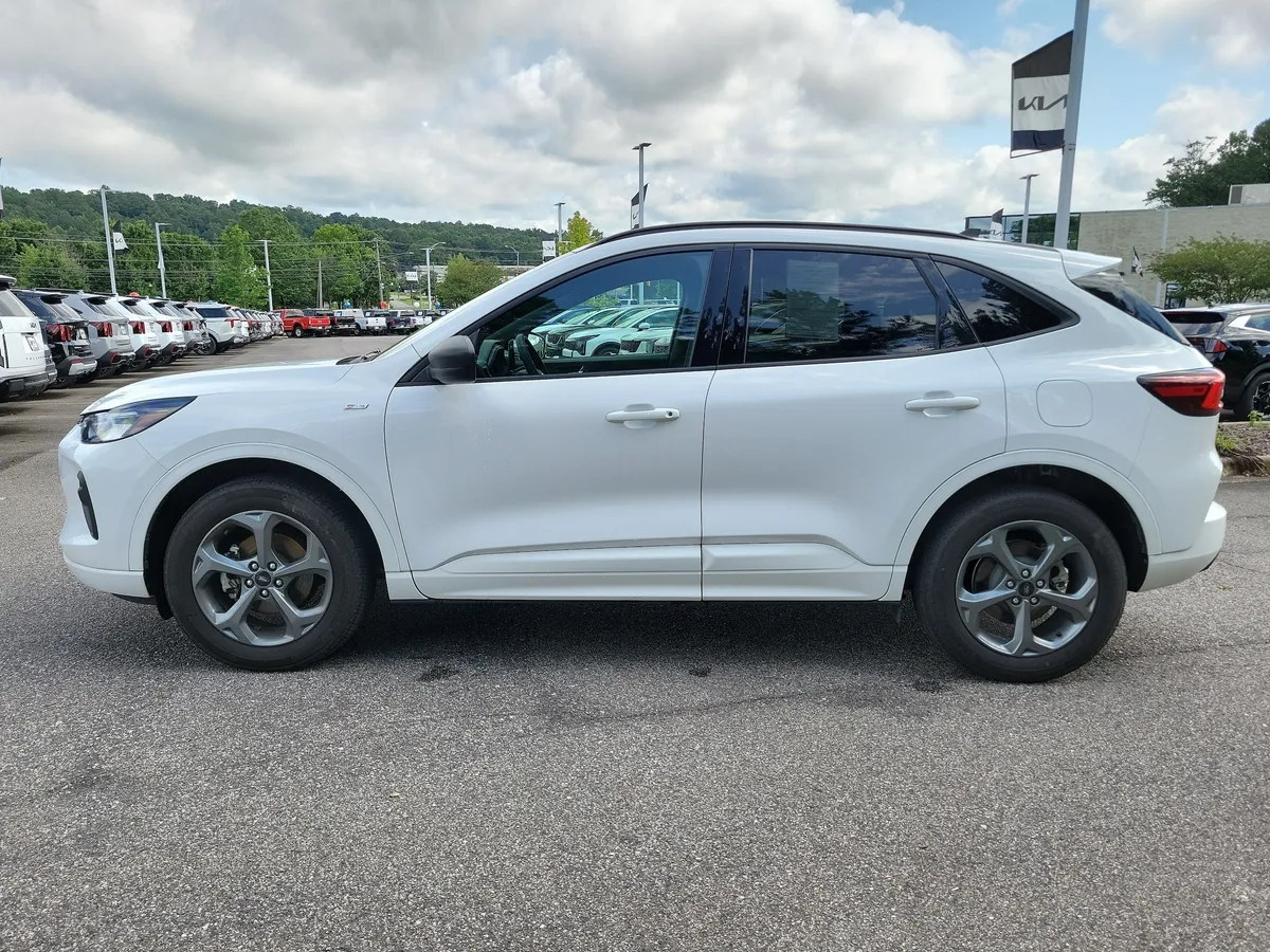 2023 Ford Escape ST-Line thumbnail 2