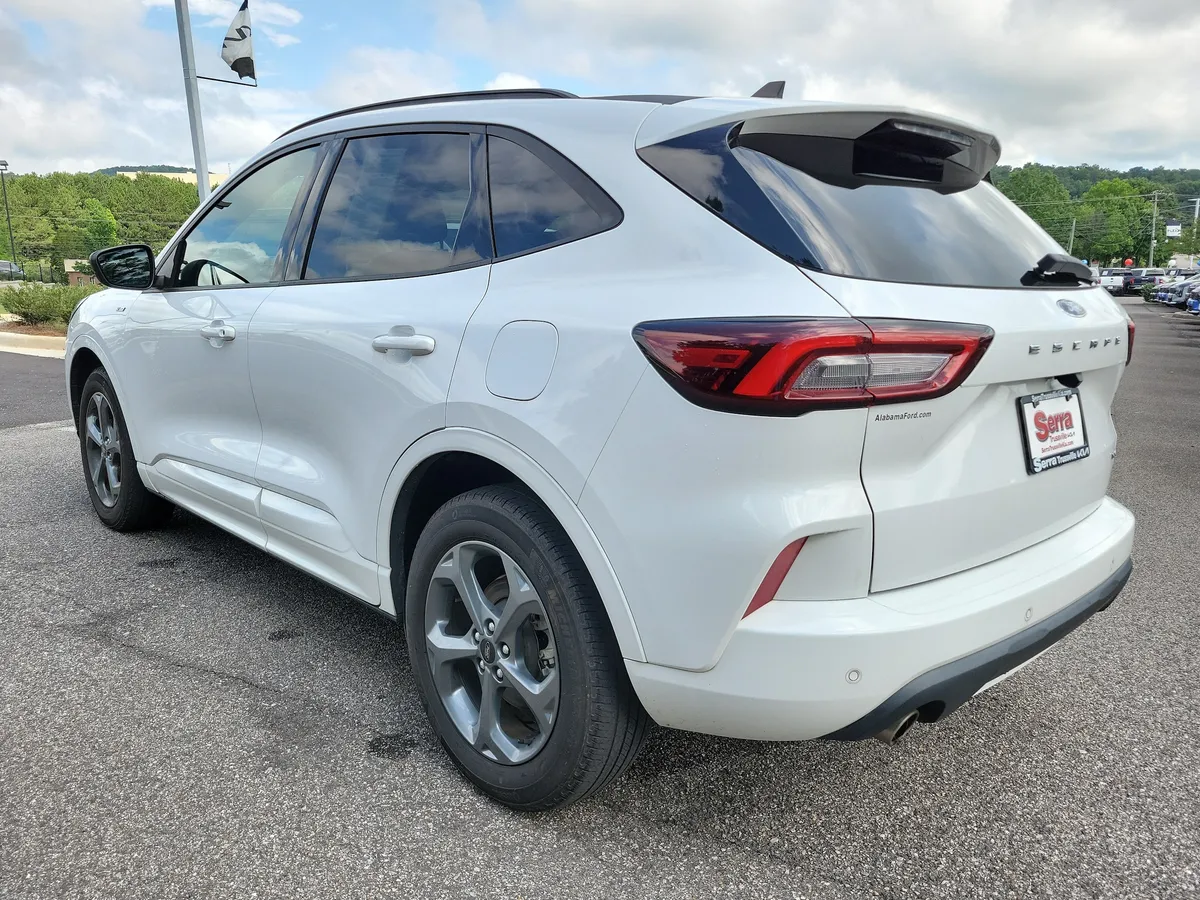 2023 Ford Escape ST-Line thumbnail 3