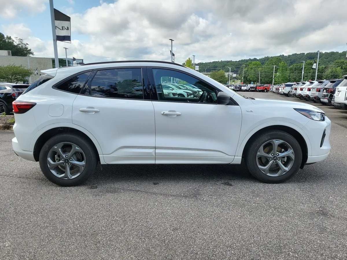 2023 Ford Escape ST-Line thumbnail 6