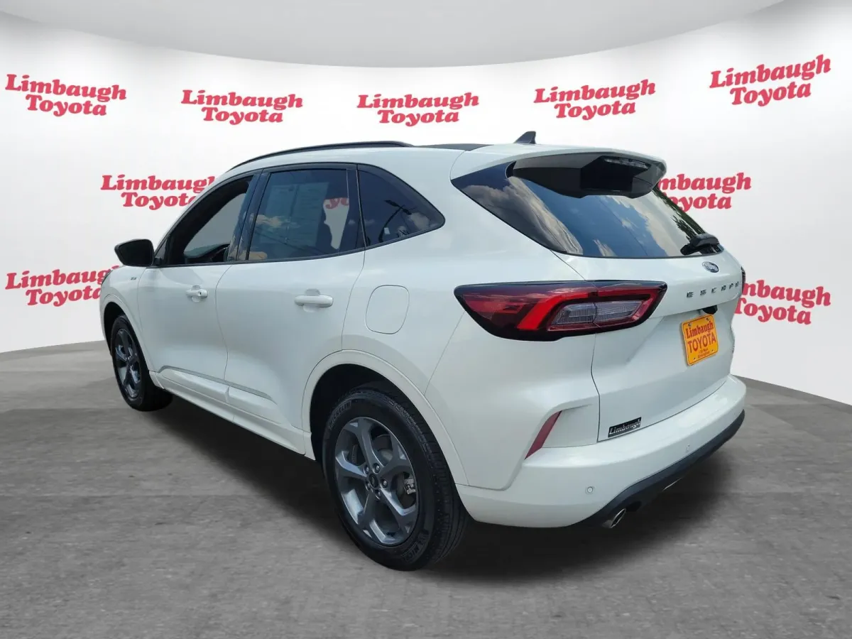 2023 Ford Escape ST-Line thumbnail 24