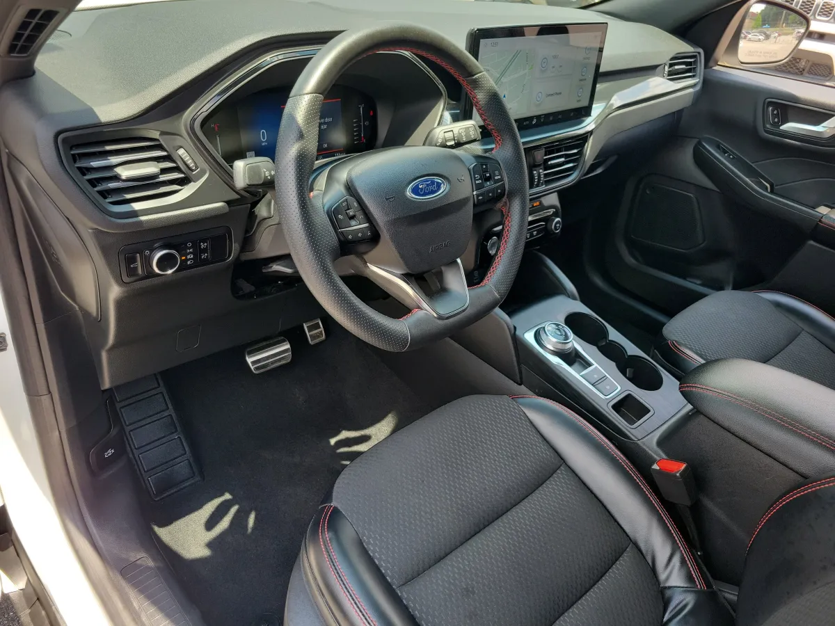 2023 Ford Escape ST-Line thumbnail 4