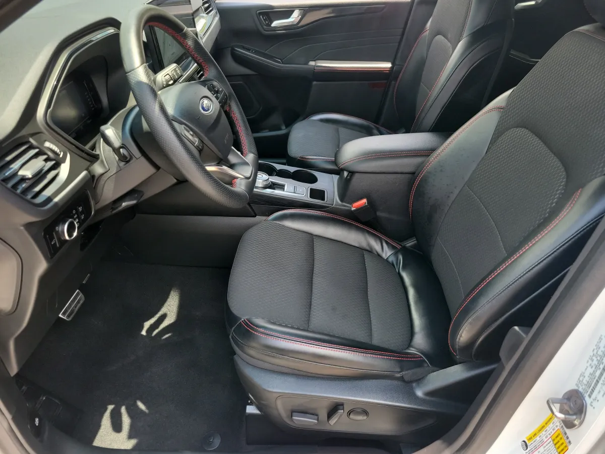 2023 Ford Escape ST-Line thumbnail 5