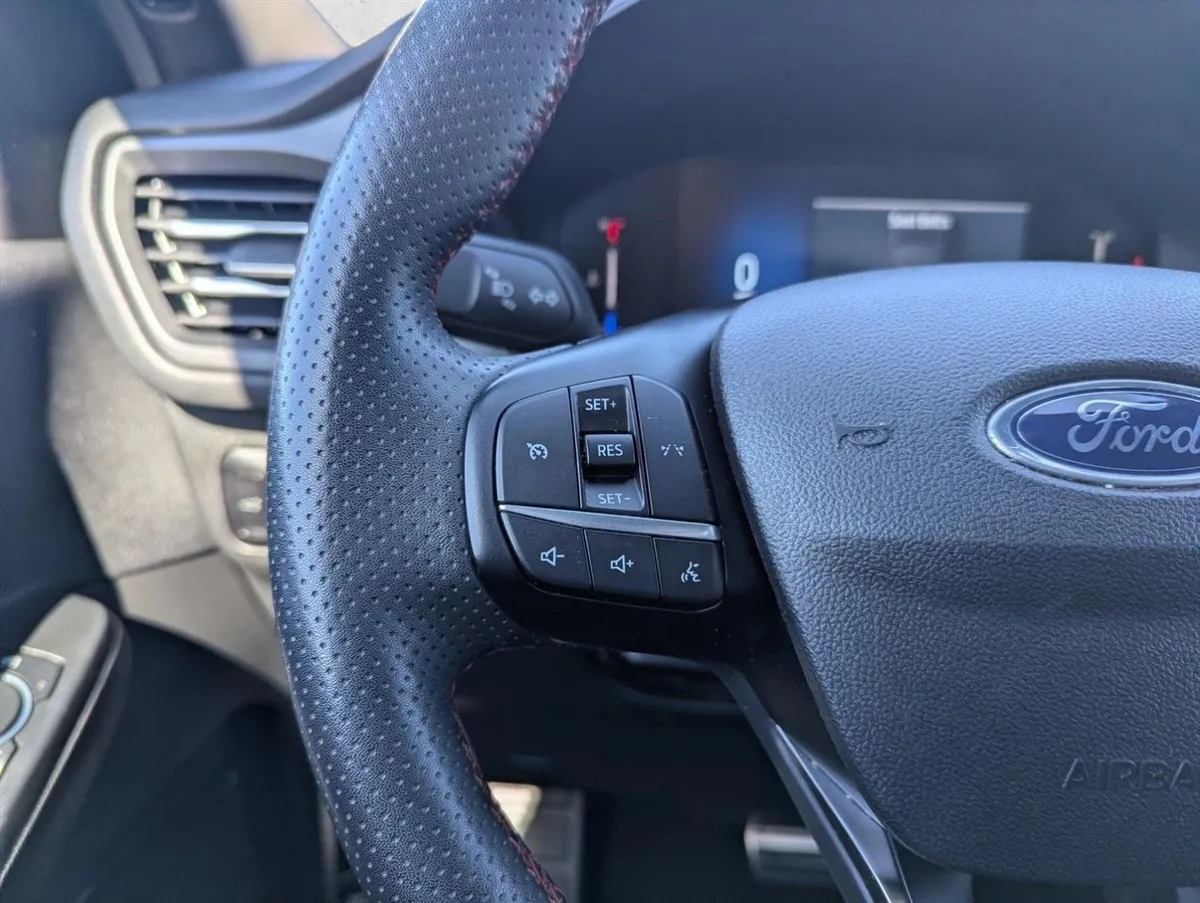 2023 Ford Escape ST-Line thumbnail 12