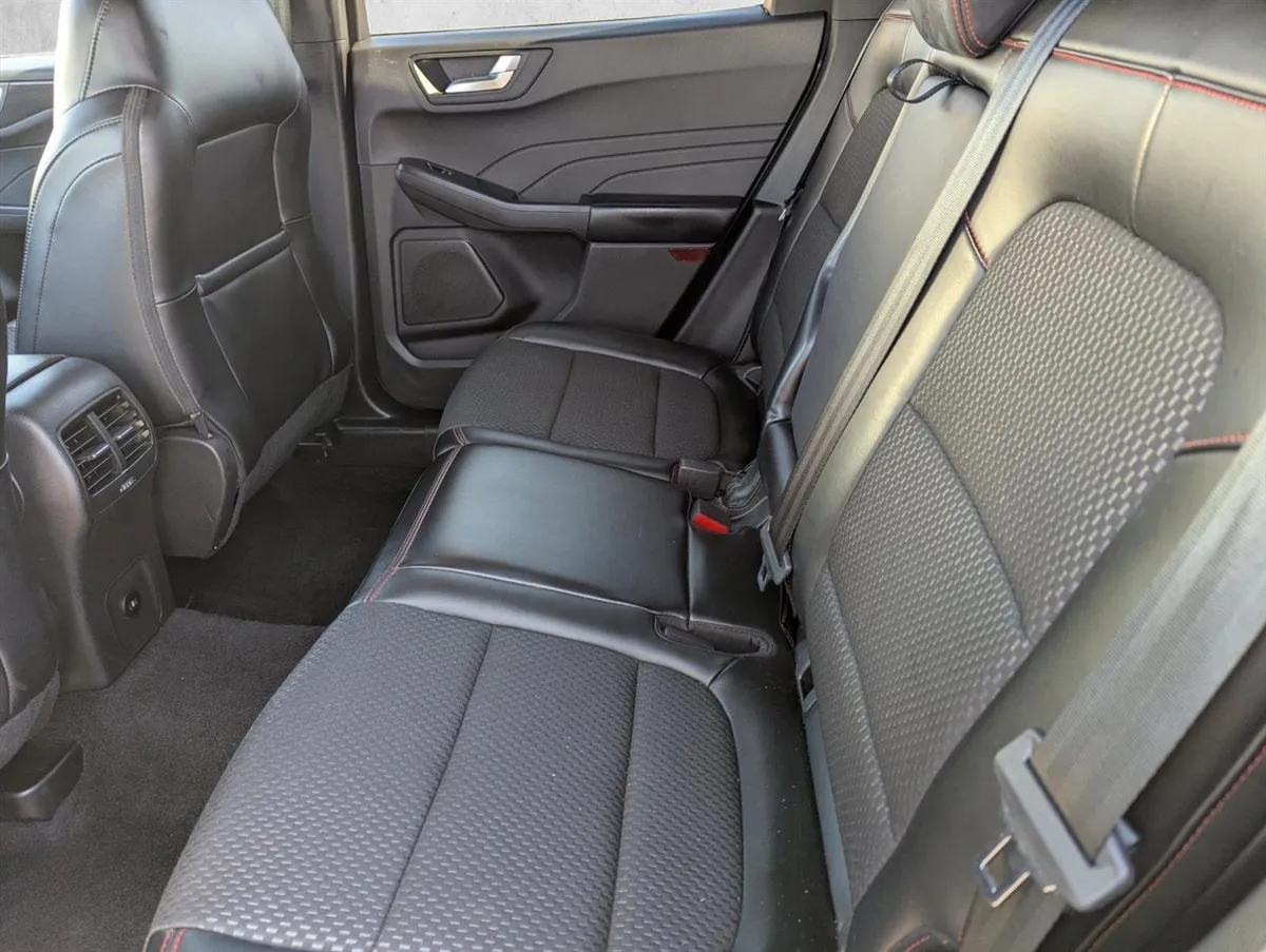 2023 Ford Escape ST-Line thumbnail 23
