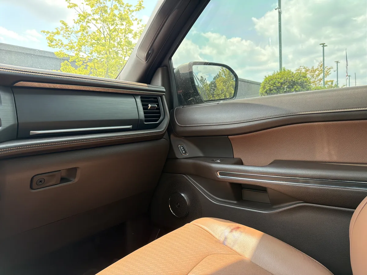 2023 Ford Expedition King Ranch thumbnail 24