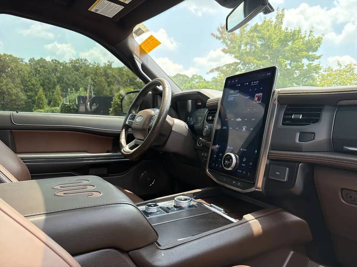 2023 Ford Expedition King Ranch thumbnail 5