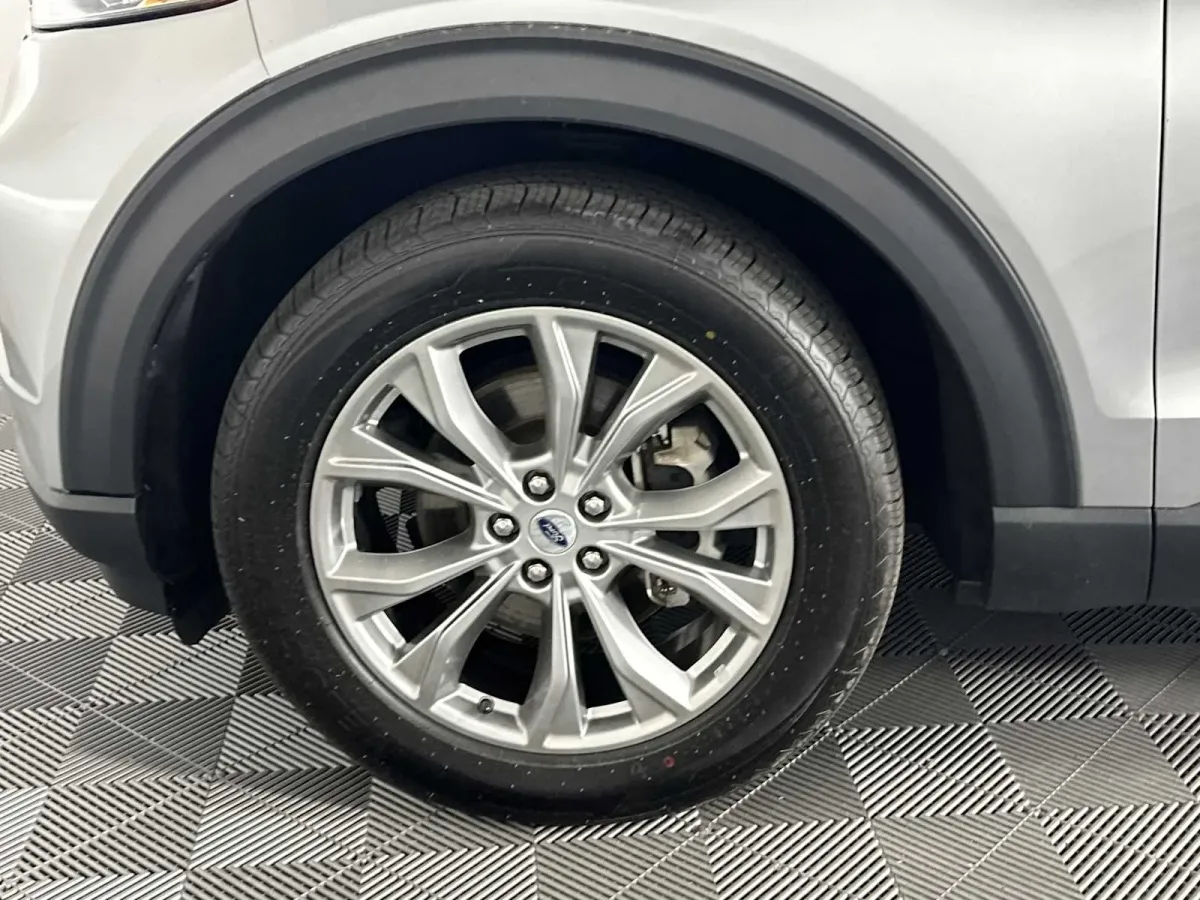 2023 Ford Explorer Limited thumbnail 13
