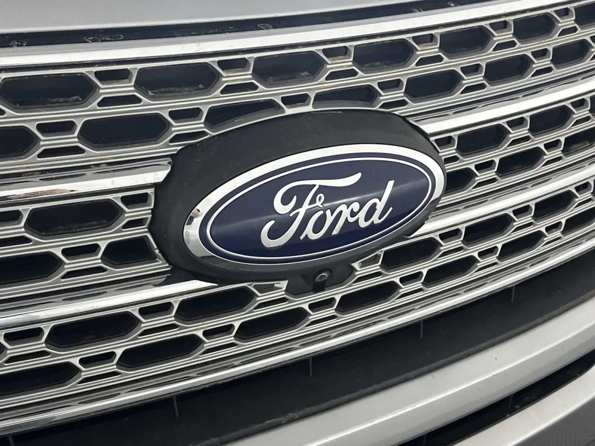 2023 Ford Explorer Limited thumbnail 14