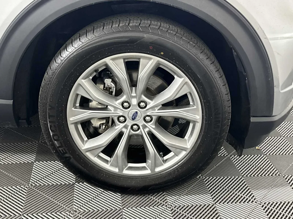 2023 Ford Explorer Limited thumbnail 15