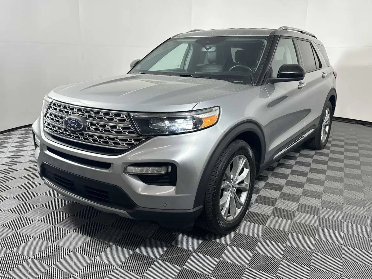 2023 Ford Explorer Limited thumbnail 3