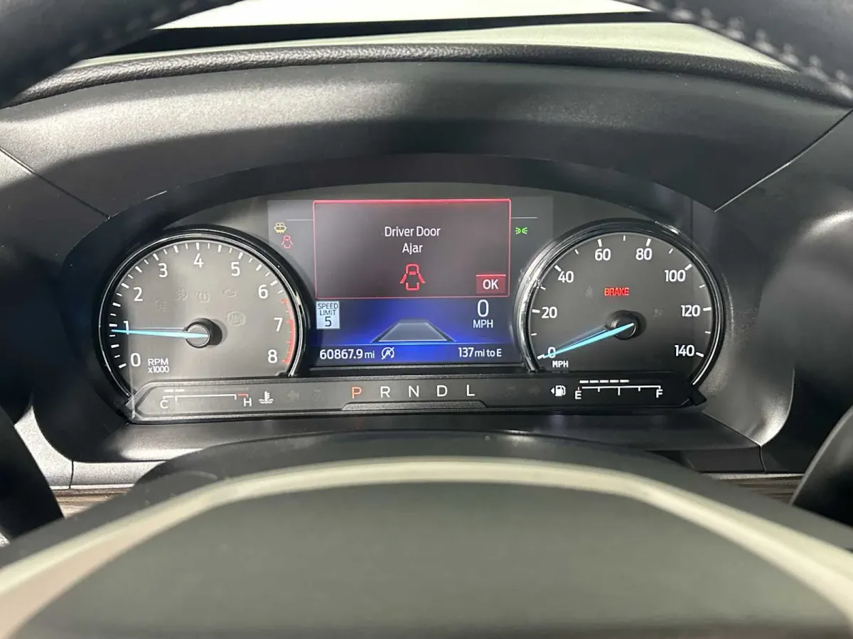 2023 Ford Explorer Limited thumbnail 32