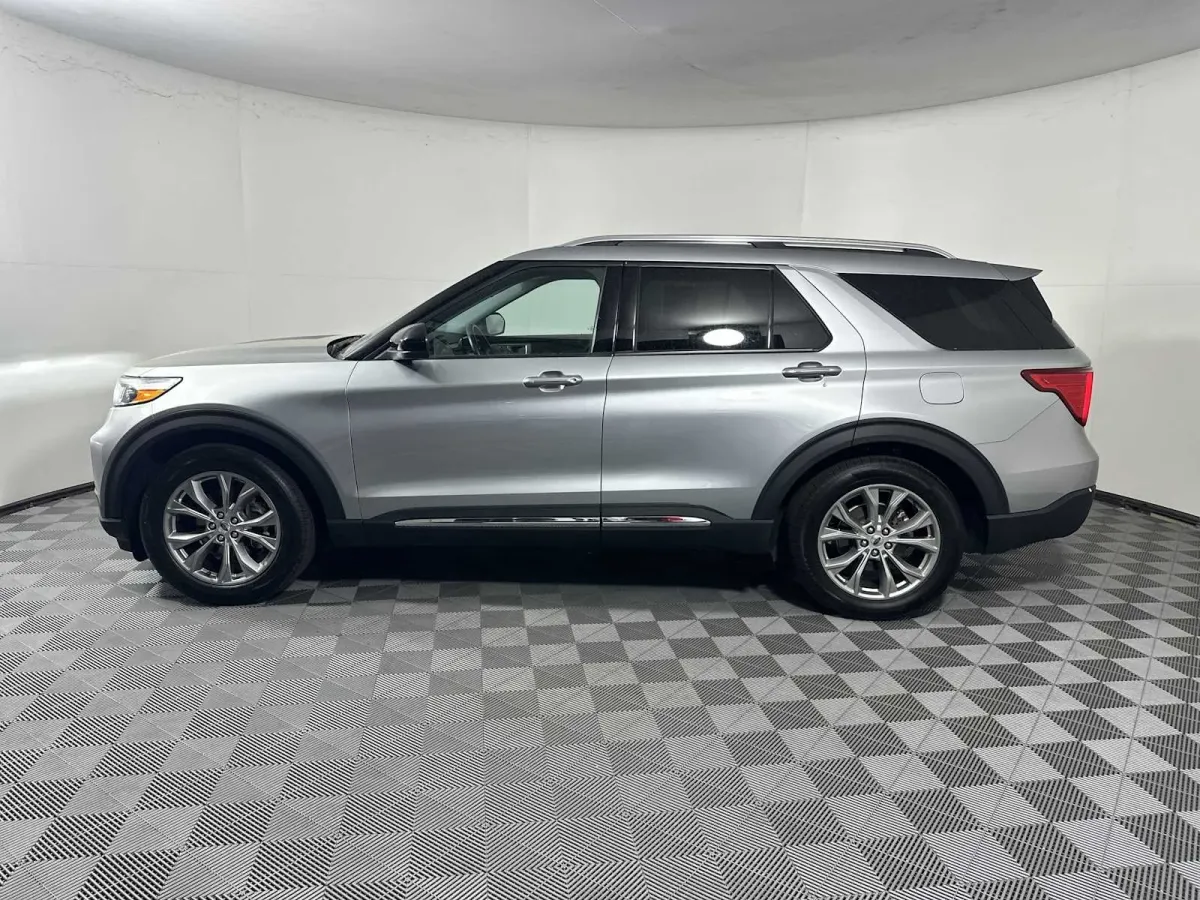 2023 Ford Explorer Limited thumbnail 4