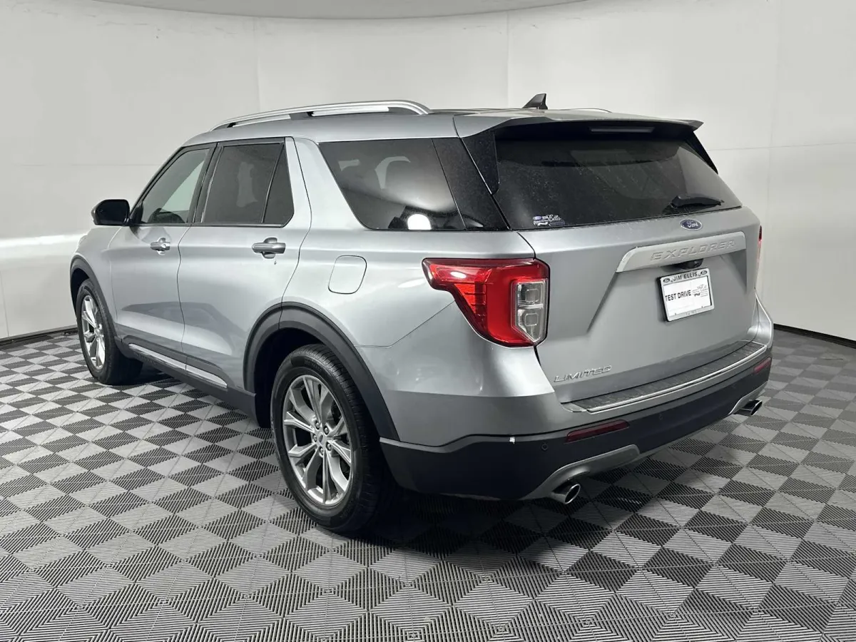 2023 Ford Explorer Limited thumbnail 6