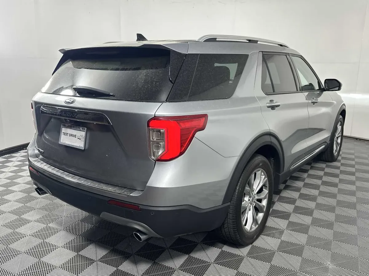 2023 Ford Explorer Limited thumbnail 8