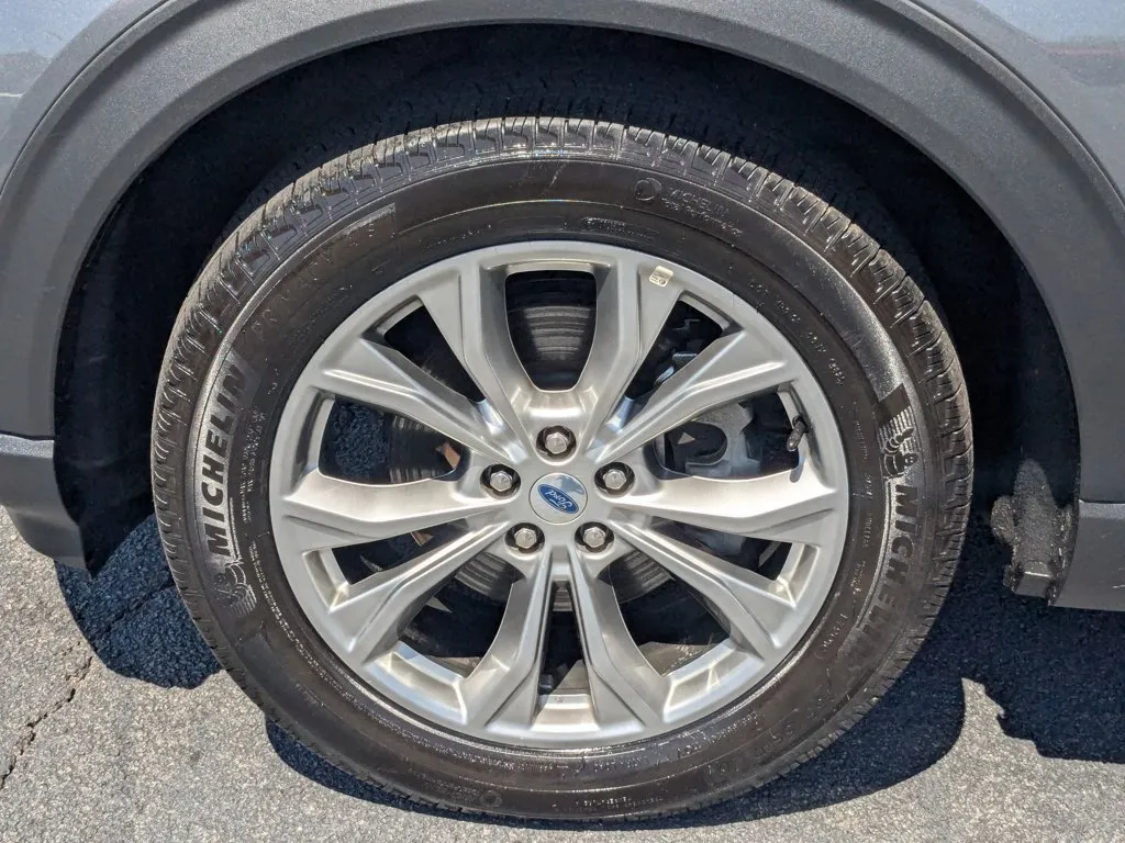 2023 Ford Explorer Limited thumbnail 10
