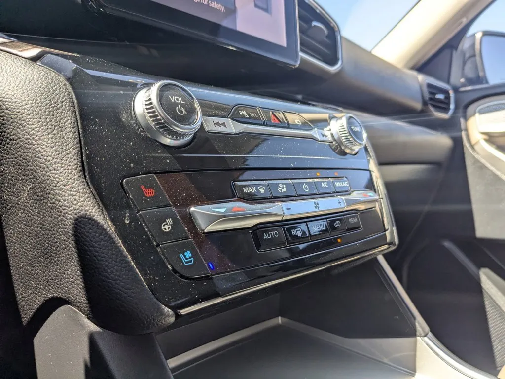 2023 Ford Explorer Limited thumbnail 18