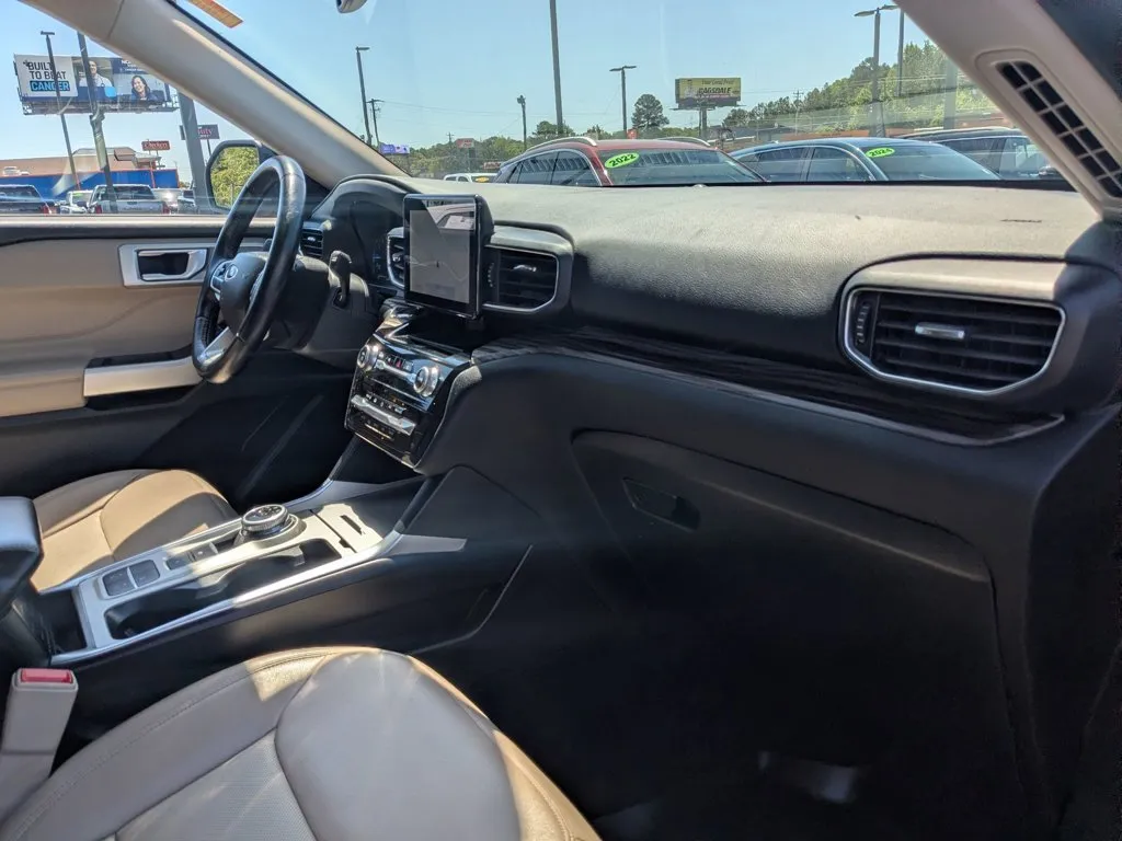 2023 Ford Explorer Limited thumbnail 30