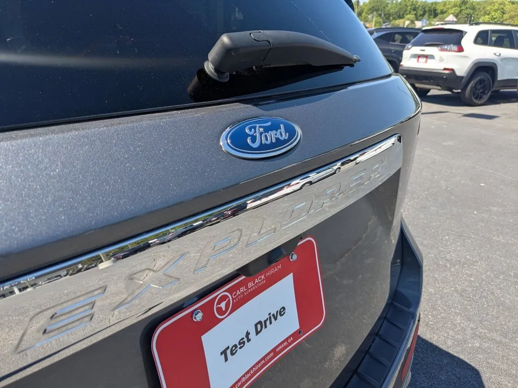 2023 Ford Explorer Limited thumbnail 31