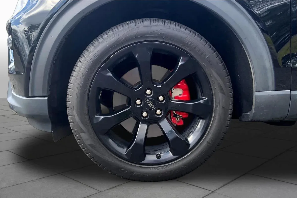 2023 Ford Explorer ST thumbnail 11