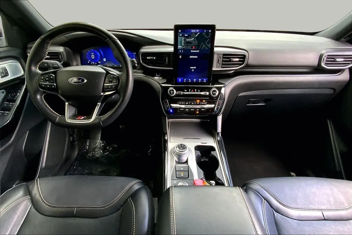 2023 Ford Explorer ST thumbnail 16