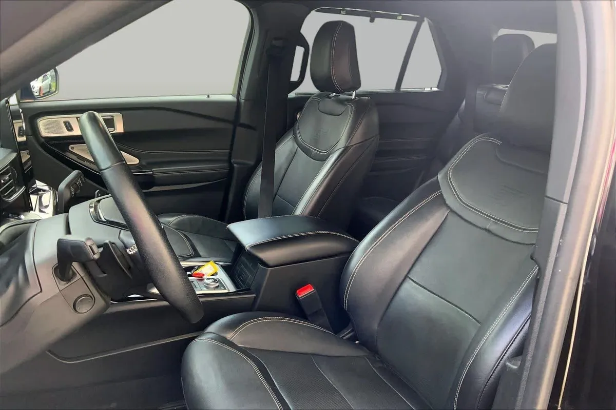 2023 Ford Explorer ST thumbnail 8