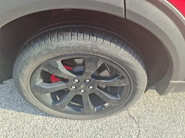 2023 Ford Explorer ST thumbnail 11