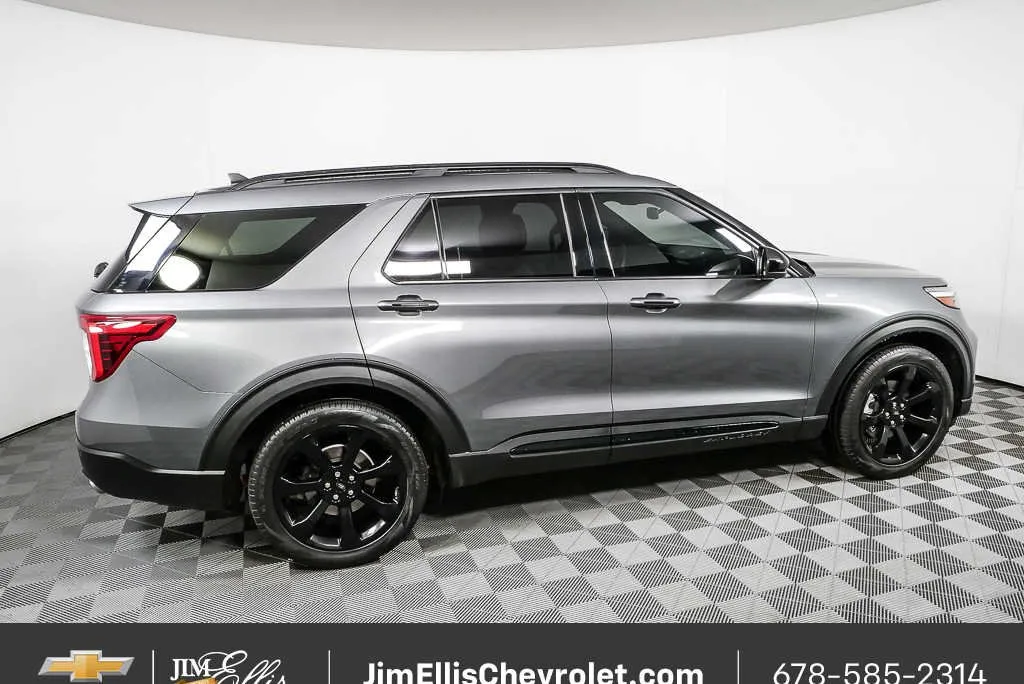2023 Ford Explorer ST-Line thumbnail 2