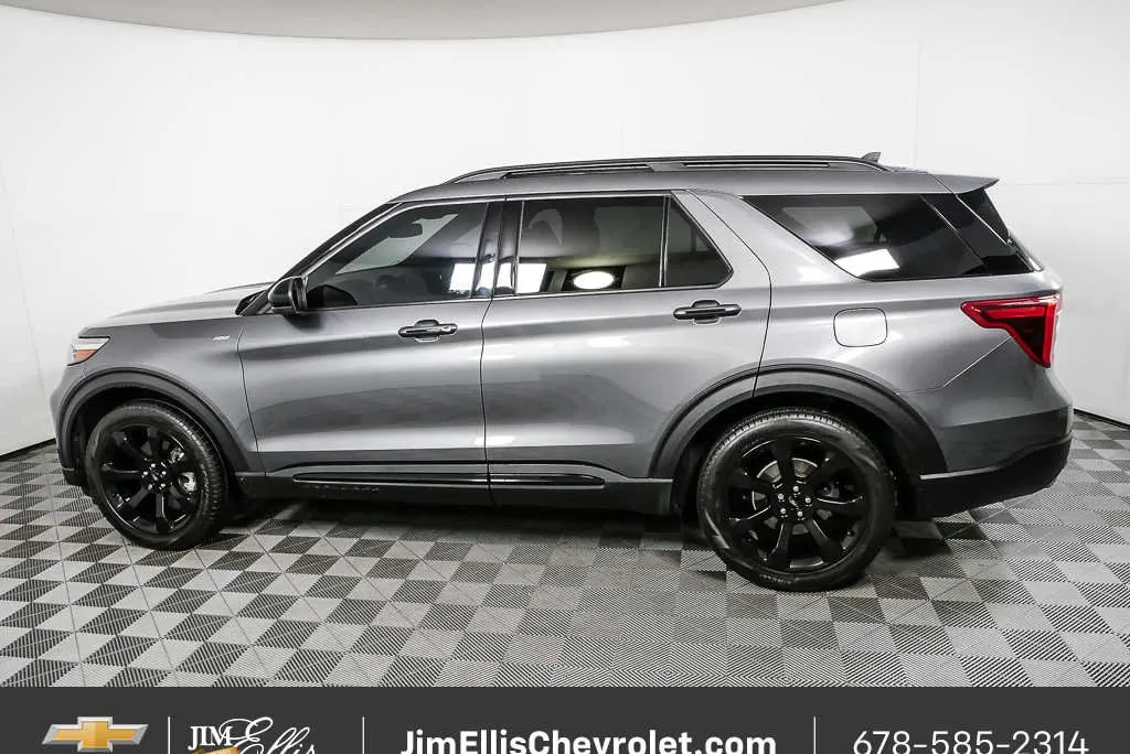 2023 Ford Explorer ST-Line thumbnail 30